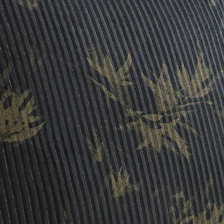 Square decorative cushion made of velvet with relief longitudinal stripes and fringe tassel Kalsten