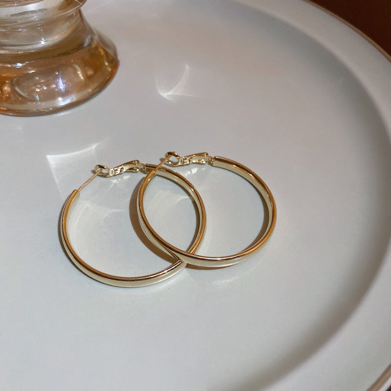 Fashionable Hoops Made of High-Quality Precious Metal Kalsten