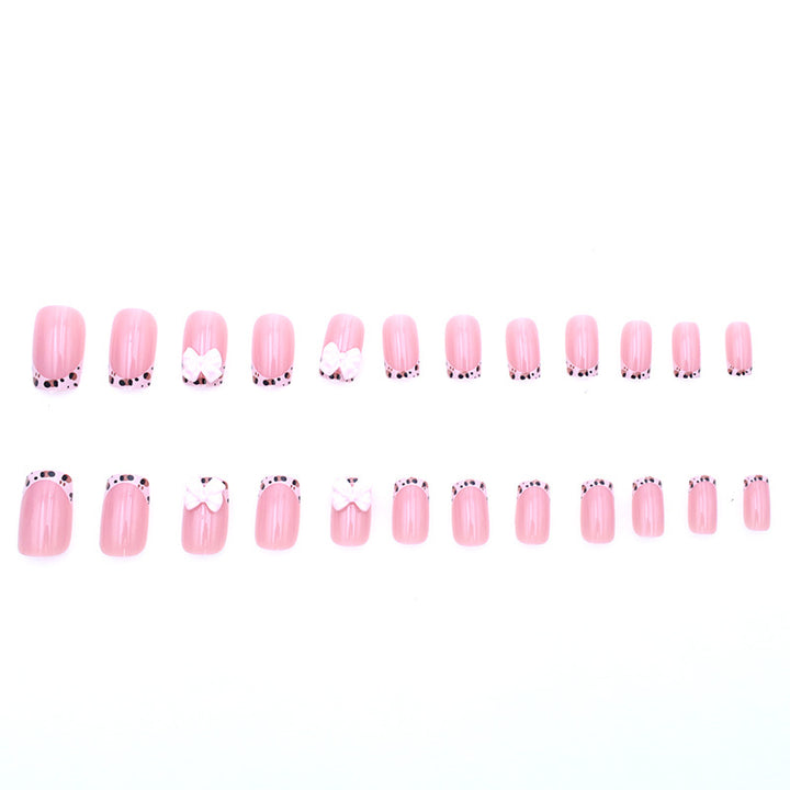 Floral-Themed Nail Art Kalsten