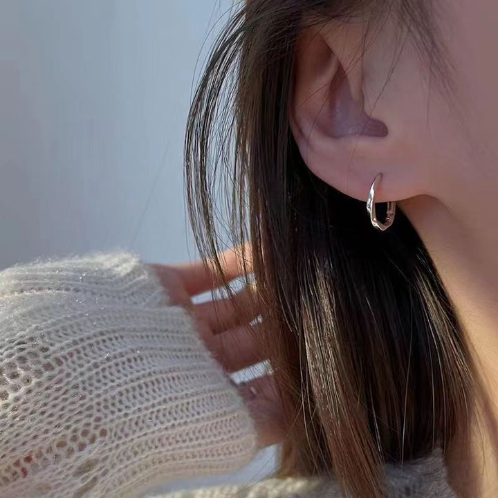 Fashionable and Elegant Hoops Made of High-Quality Metal Kalsten