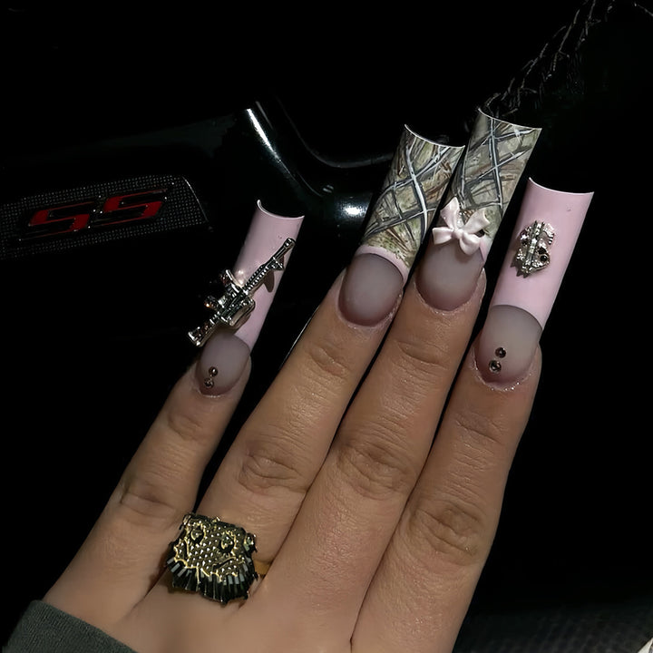 Artistic Nail Design Kalsten