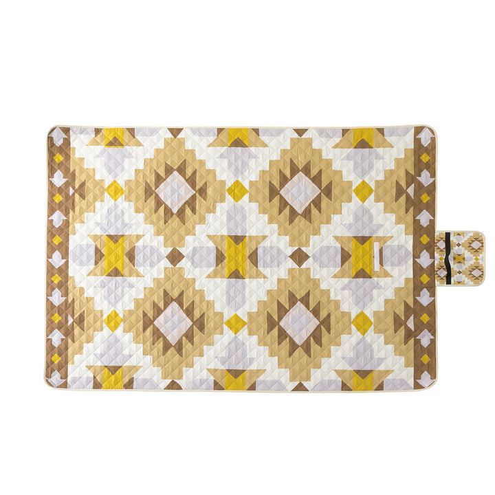 Quilted picnic and beach blanket set with carrying strap and water-repellent back