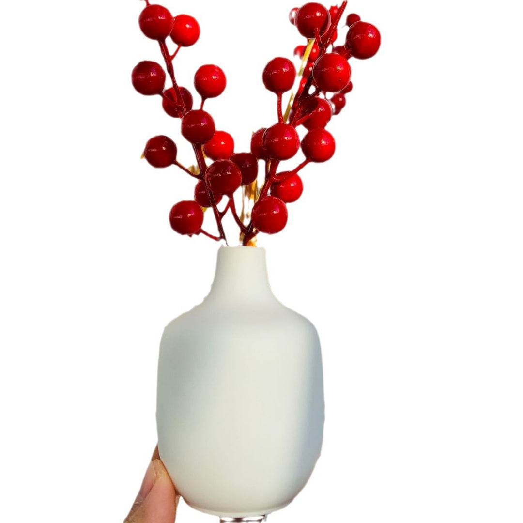 Elegant Ribbed Ceramic Vase Kalsten