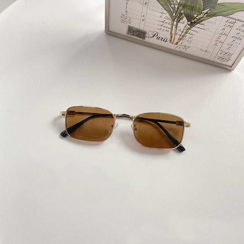Fashionable glasses with square frame Kalsten