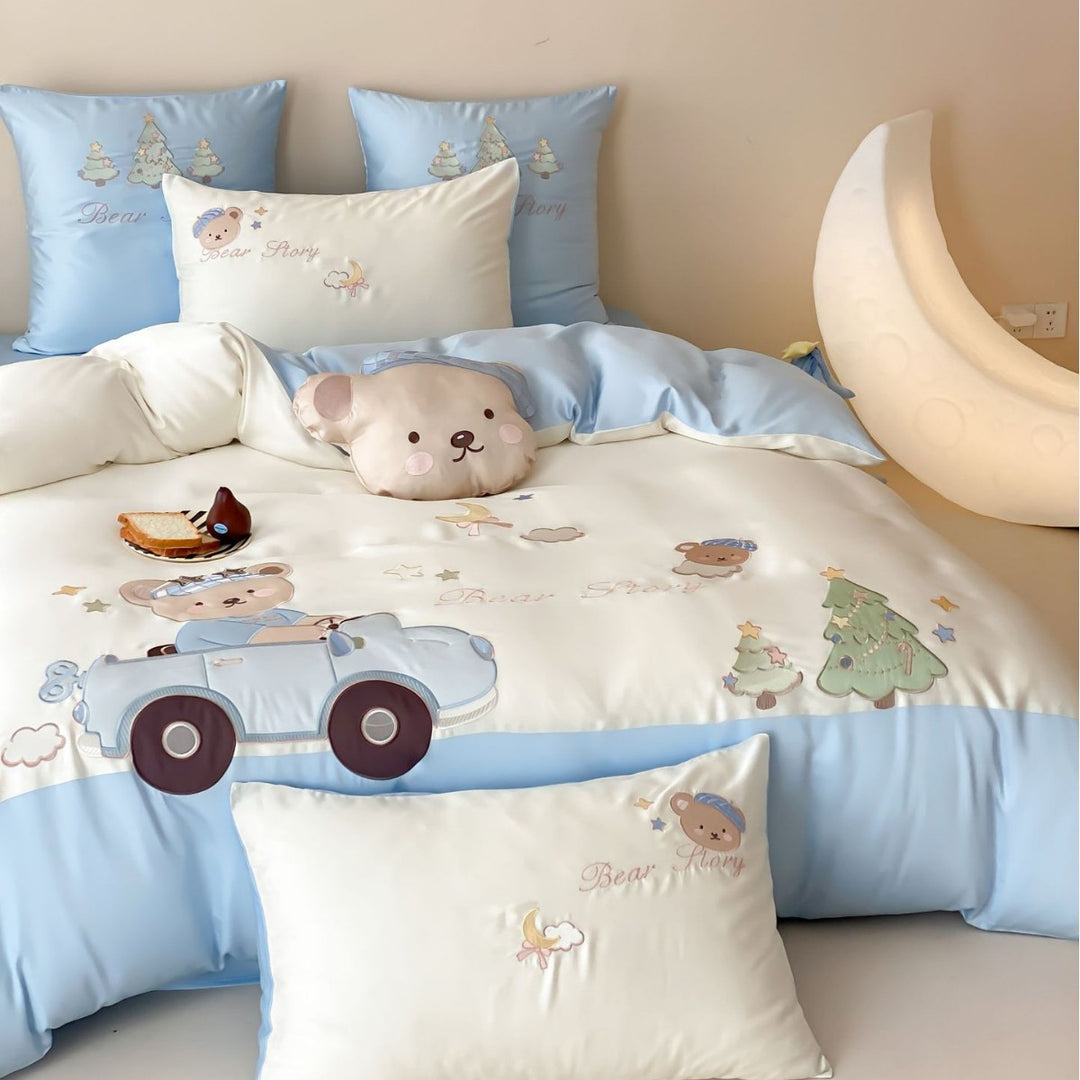Children's bedding set made of cotton satin with appliquéd bear and car motifs