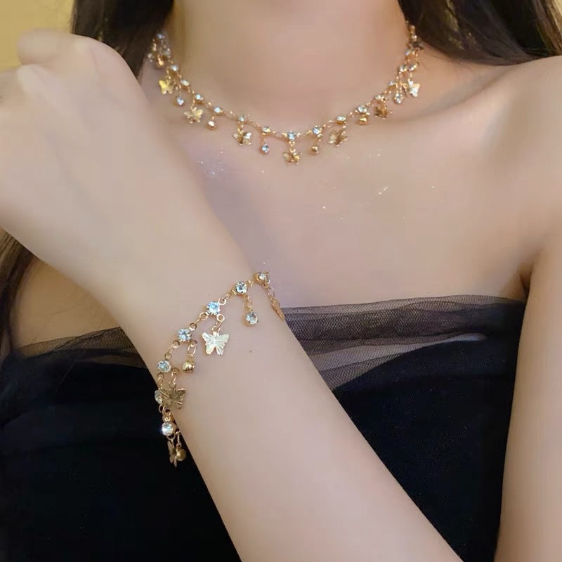 Elegant Leaf Design Kalsten Necklace