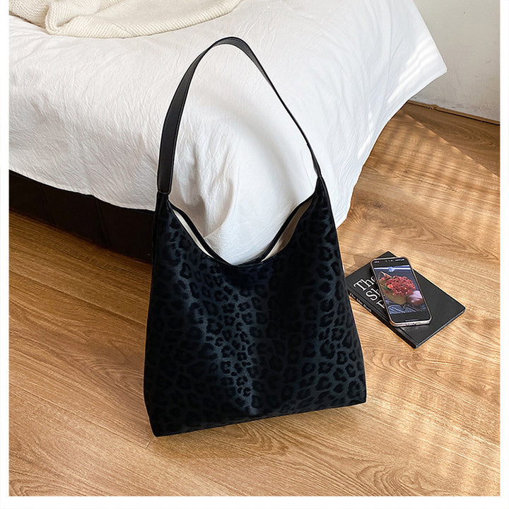 Chic Leopard Print Hobo Bag