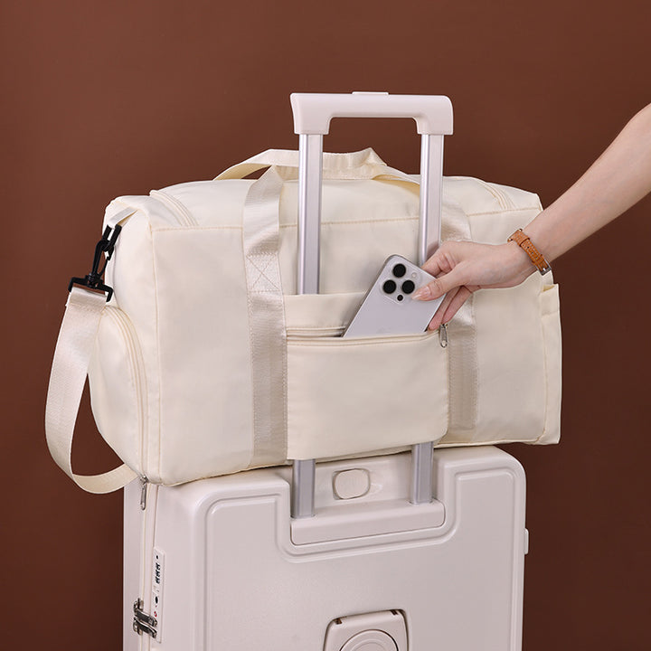 Travel bag with multifunctional interior compartment system Kalsten