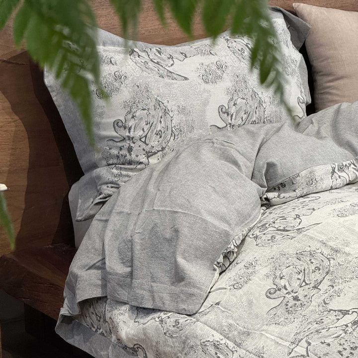 Premium fine linen duvet cover set with vintage paisley and bed skirt