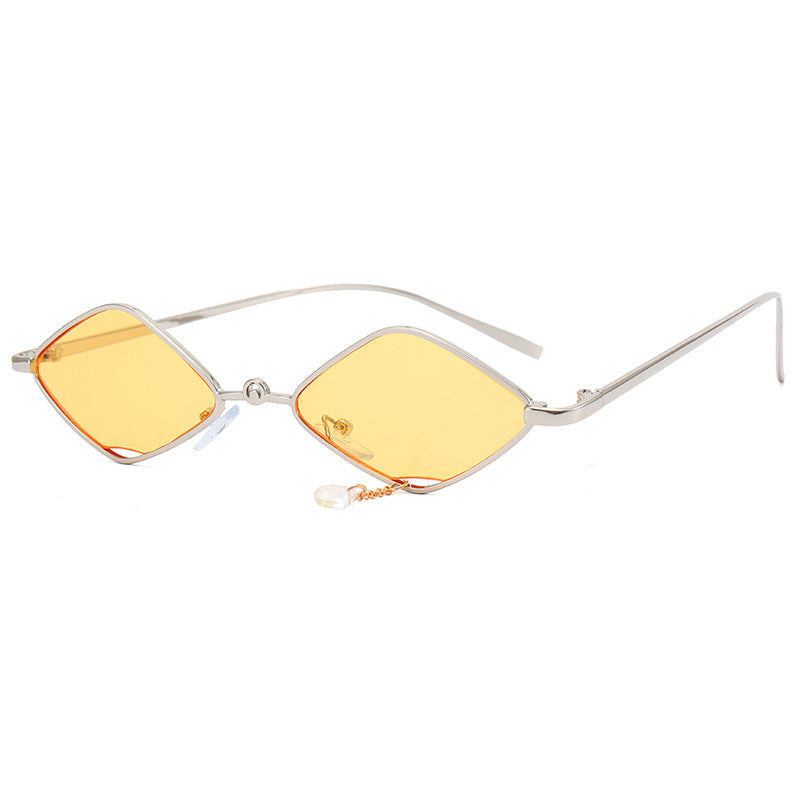 Ladies fashionable sunglasses with faceted frame Kalsten