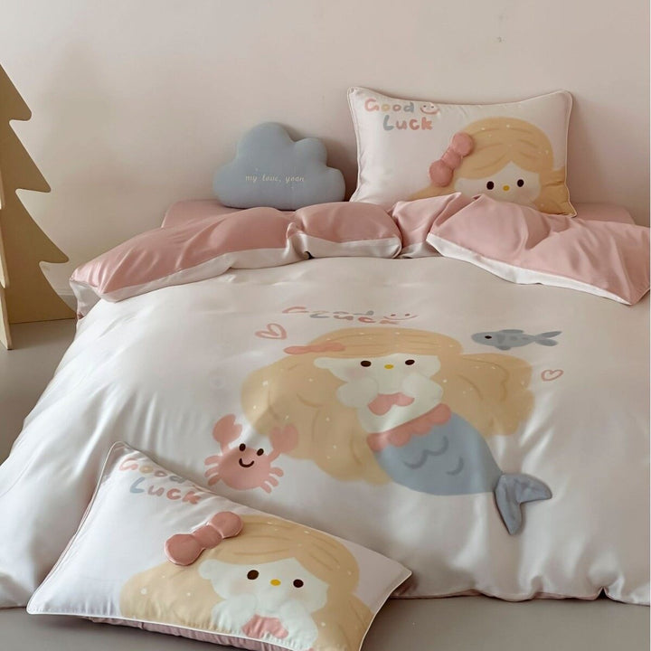 Child bedding set with cute penguin design made of soft cotton satin and extra soft pillow