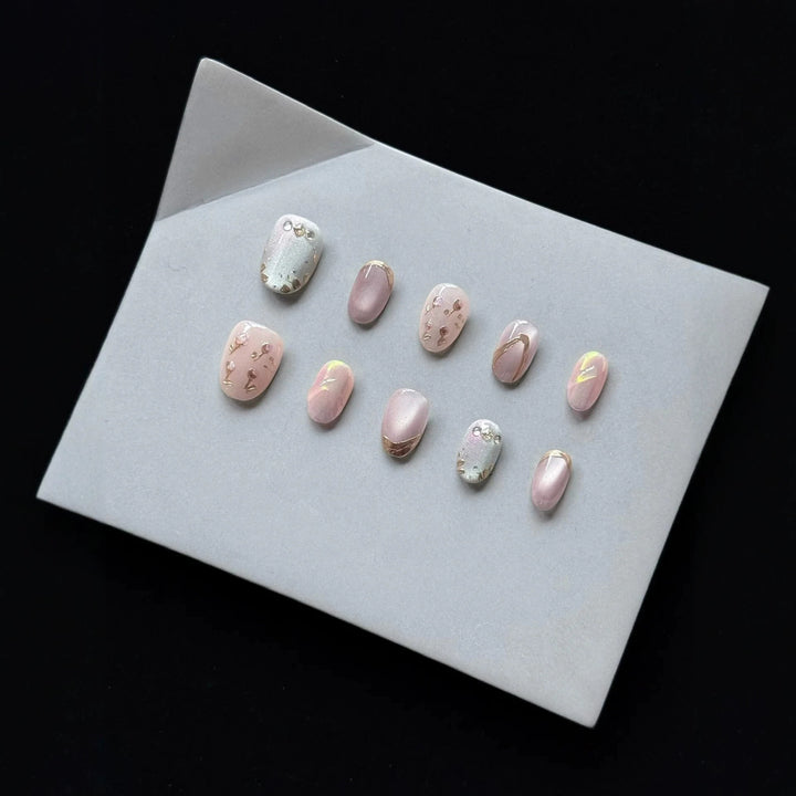 Artistic Press-On Nail Art Set with Elegant Floral Design