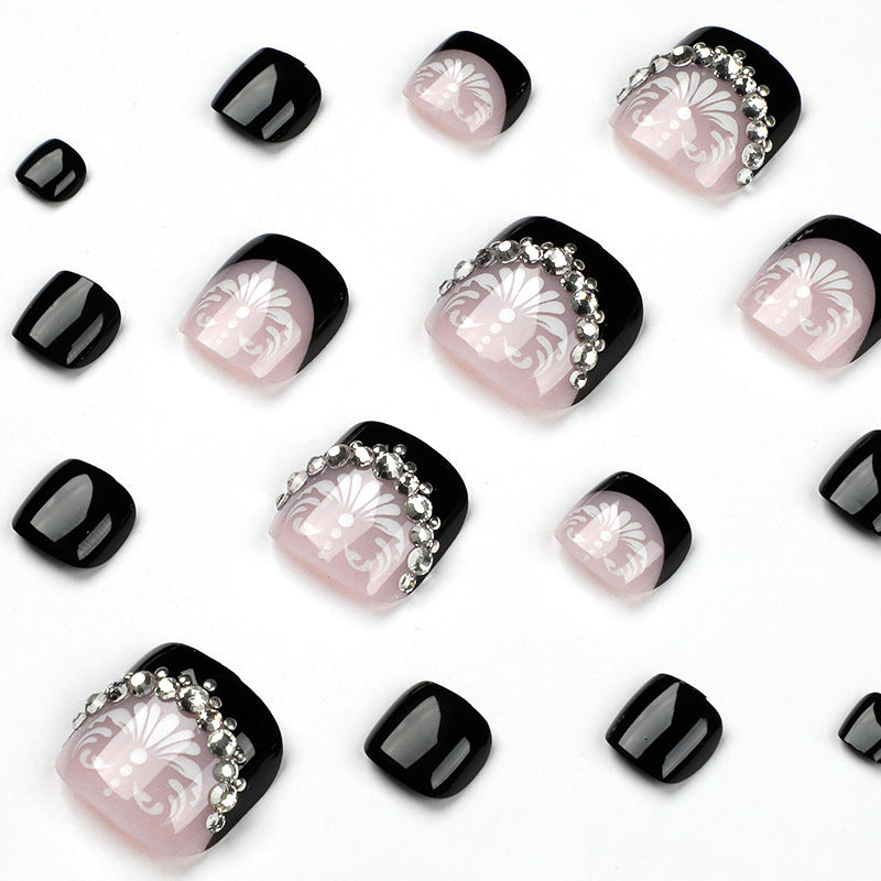 Artful toenail art with elegant glitter accent Kalsten
