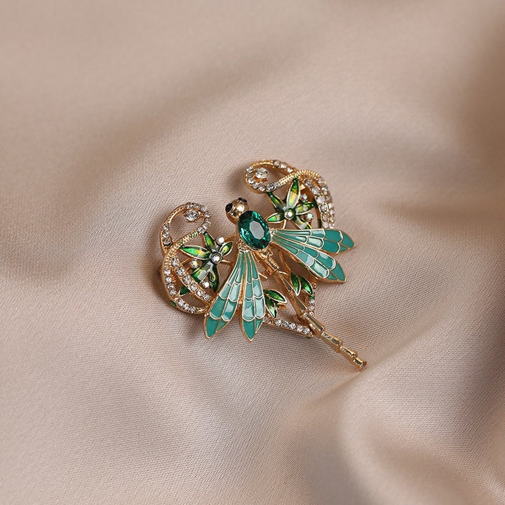 Exquisite Dragonfly Brooch with Sparkling Crystals Kalsten
