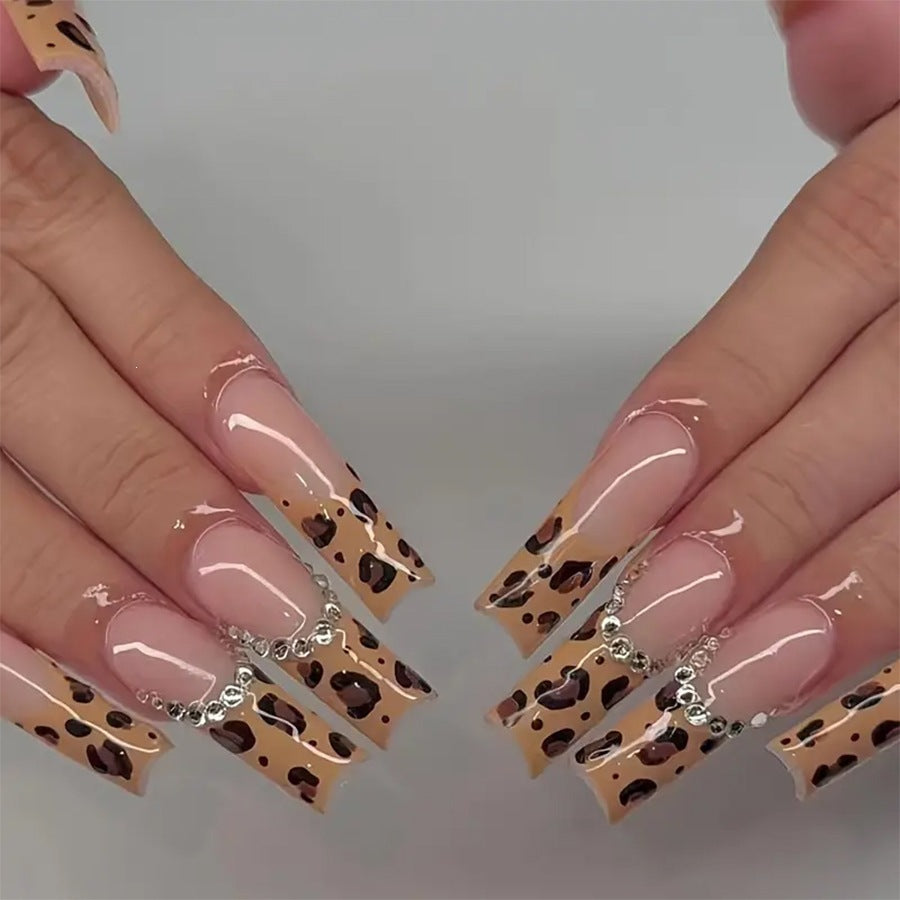 Artificial nail set with luxurious leopard pattern and elegant accents Kalsten