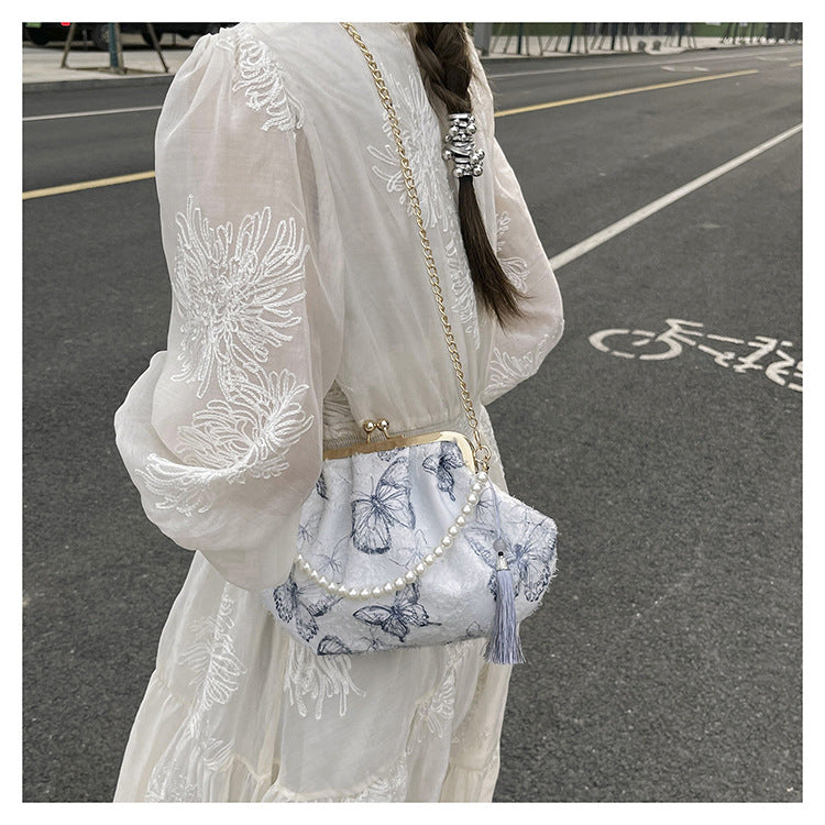 Elegant Floral Motif Clutch