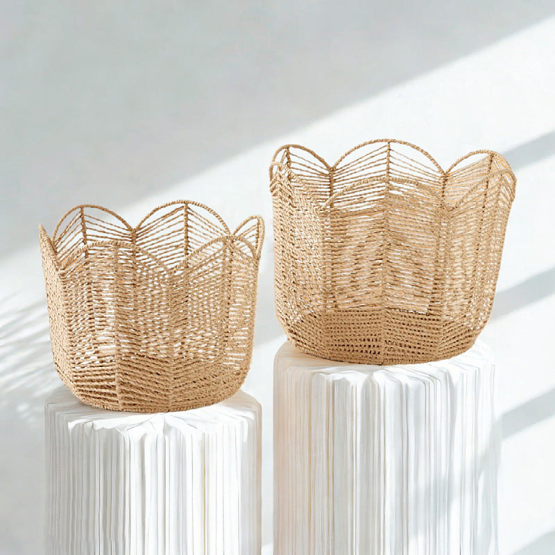 Handcrafted storage basket in leaf design Kalsten