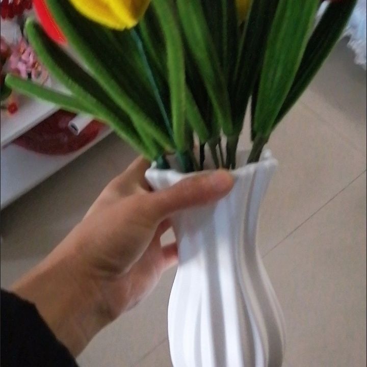 Decorative Ribbed Ceramic Flower Vase Kalsten