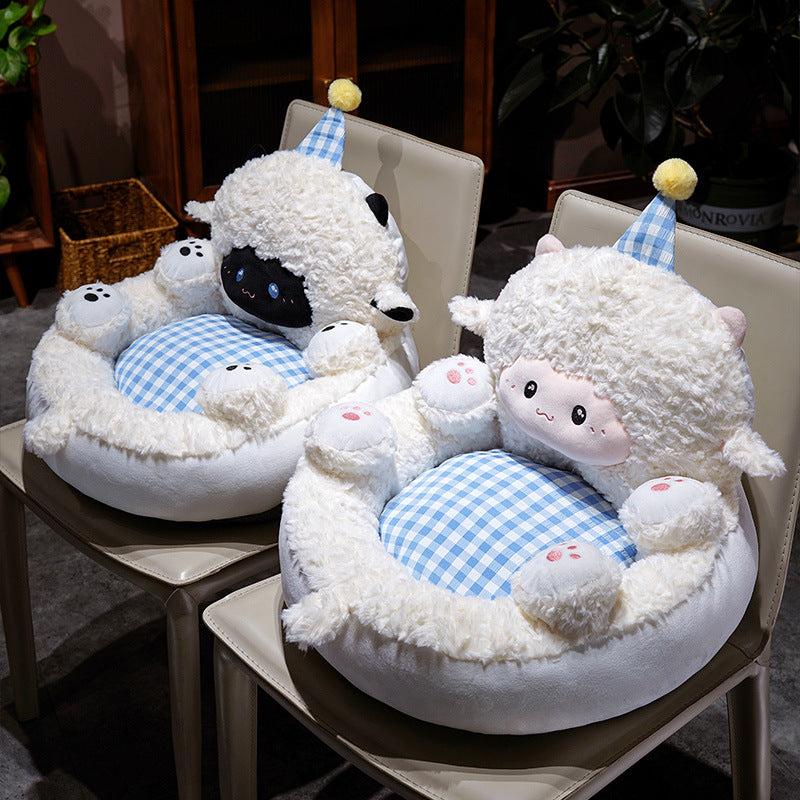 Shaped plush child seat with padded round seat and checkered cushion