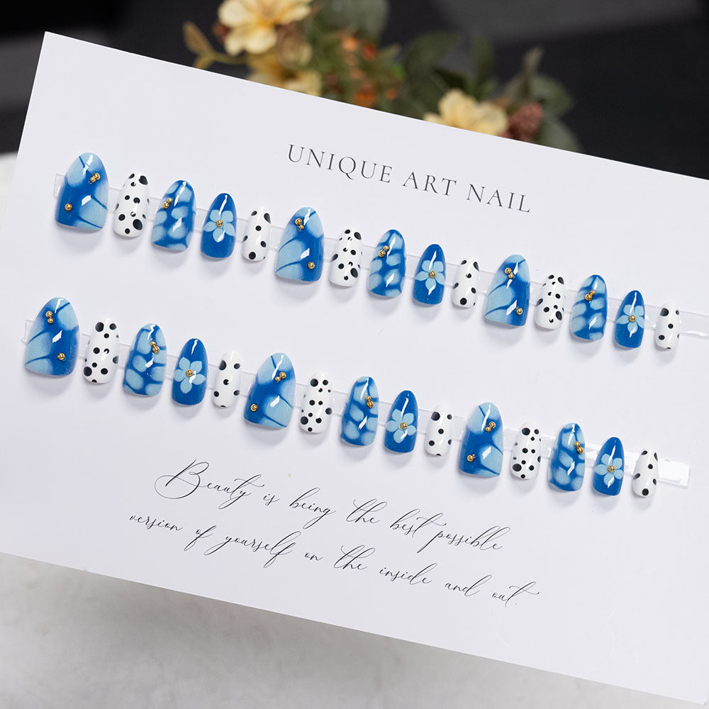 Artistic Floral Design Press-On Nail Set