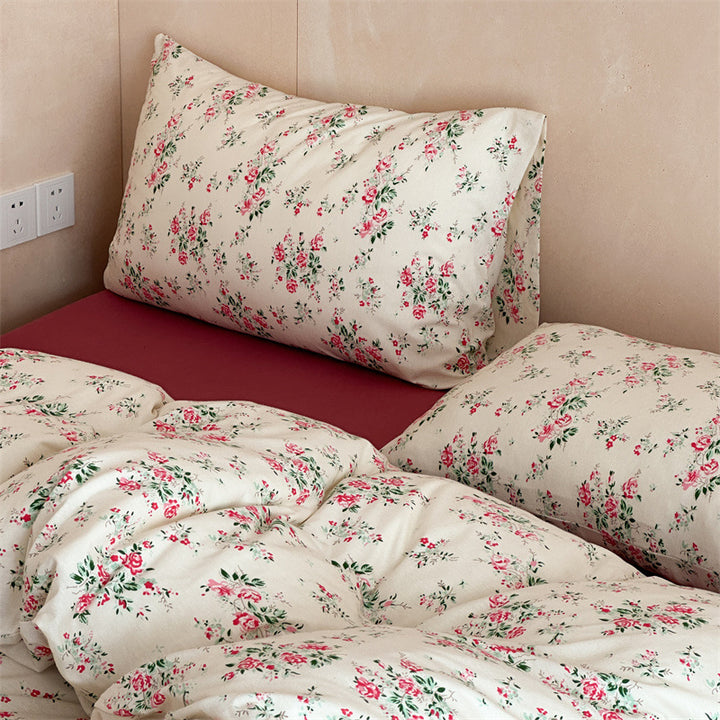 Bedding set in vintage rose pattern made of fine cotton percale