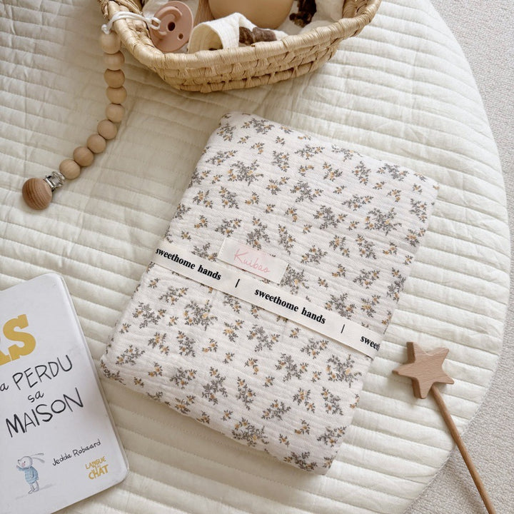 Unisex Muslin Blanket with delicate floral design and elegant ruffles Kalsten
