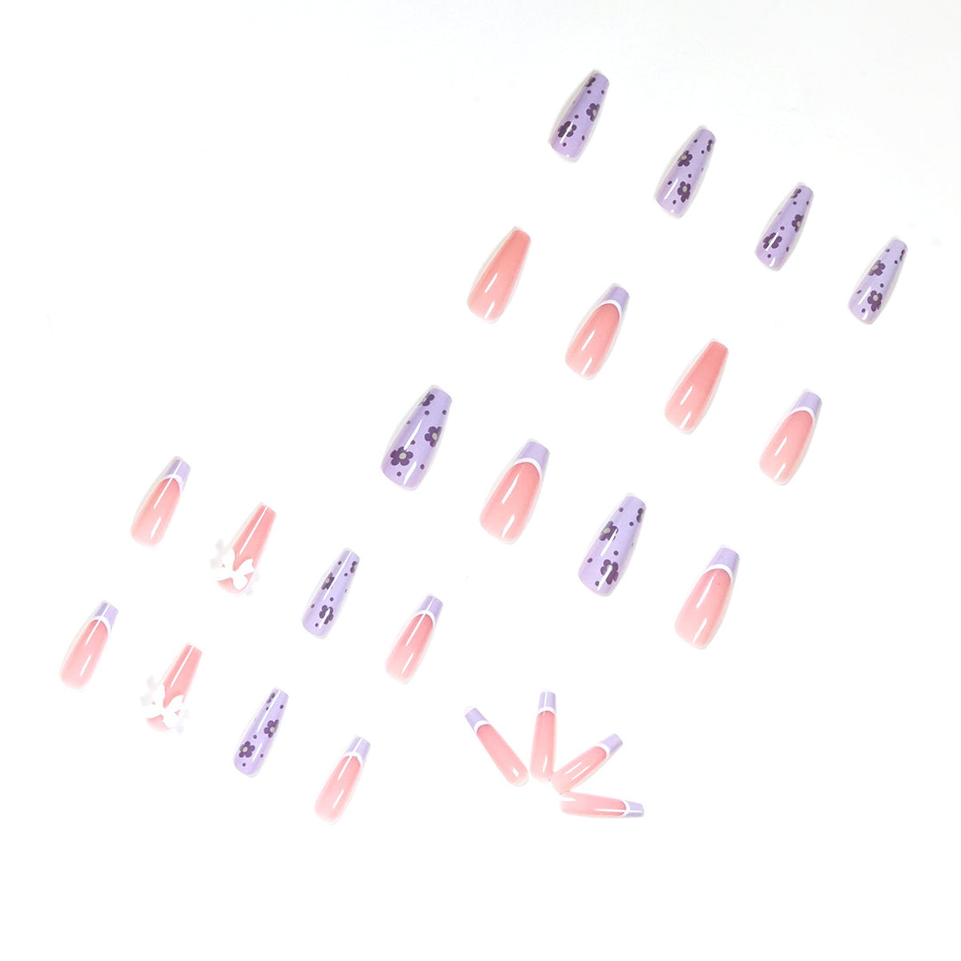 Artful Nail Extensions in Floral Design Kalsten