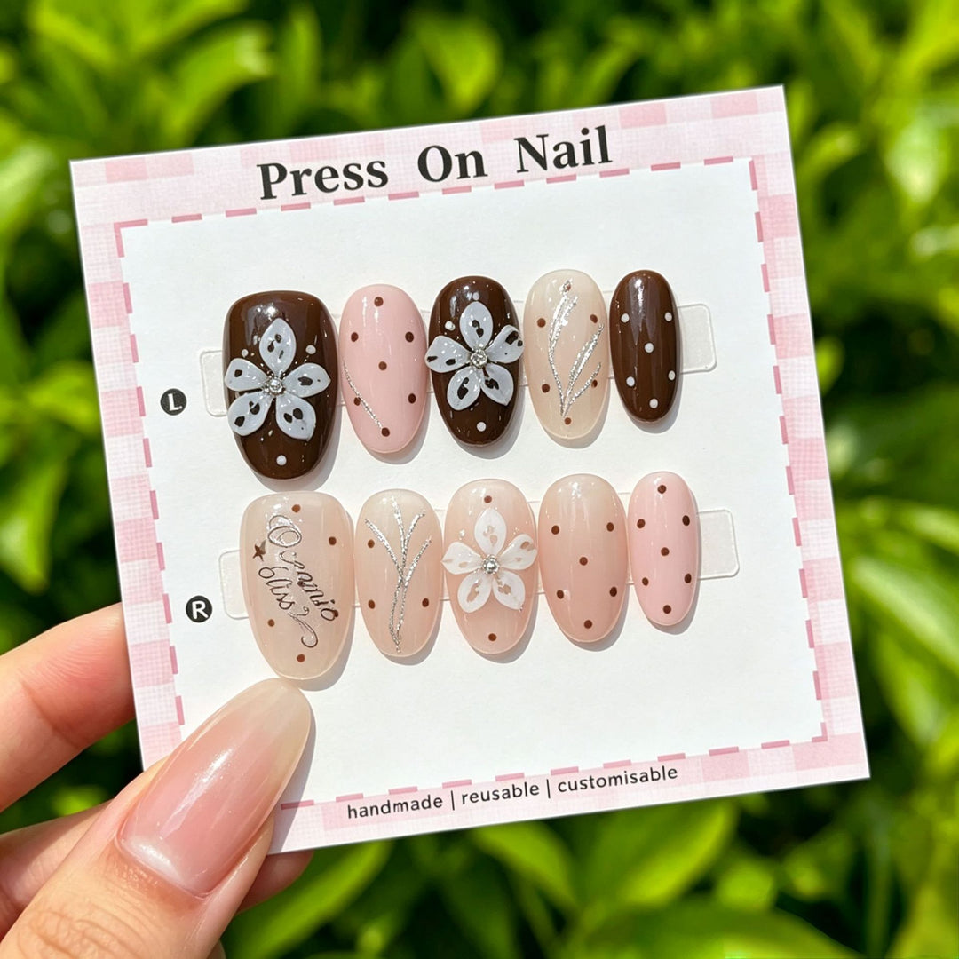 Artistic Press-On Nail Art Set with Star and Floral Accents