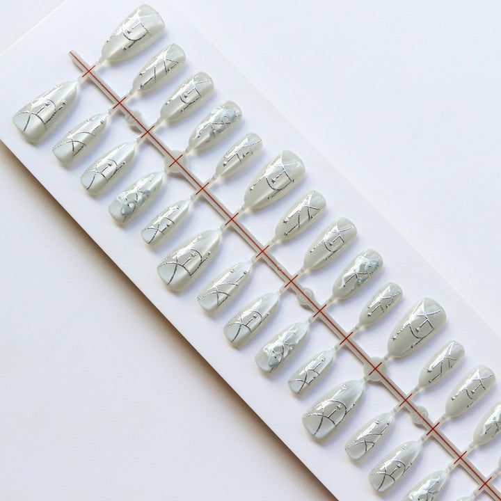 Elegant Decorative Press-On Nail Art Set