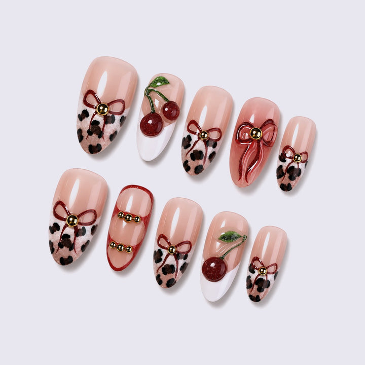 Nail set with stylish floral and animal accents Kalsten