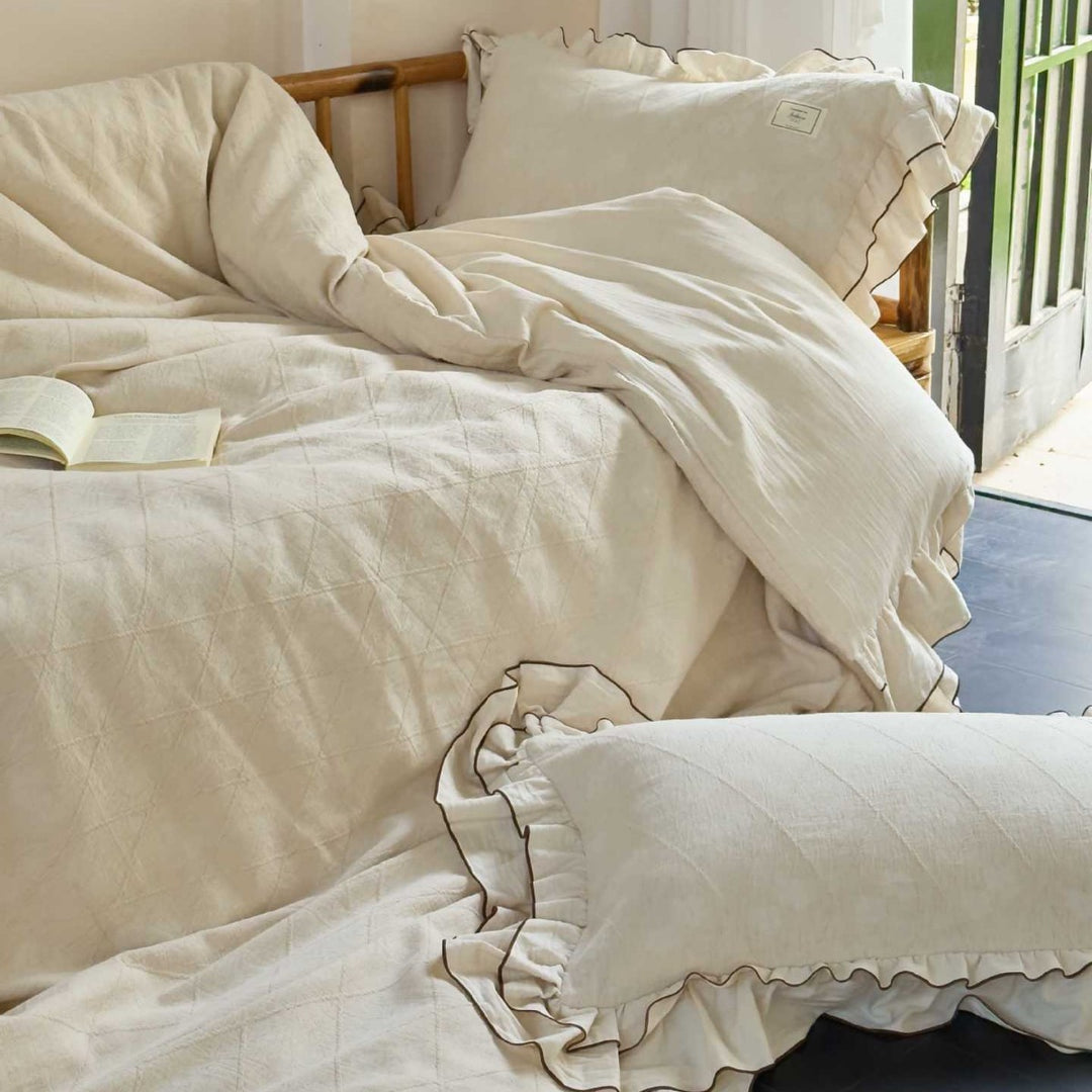 Cotton-linen bedspread and pillow set with diamond quilting and ruffle