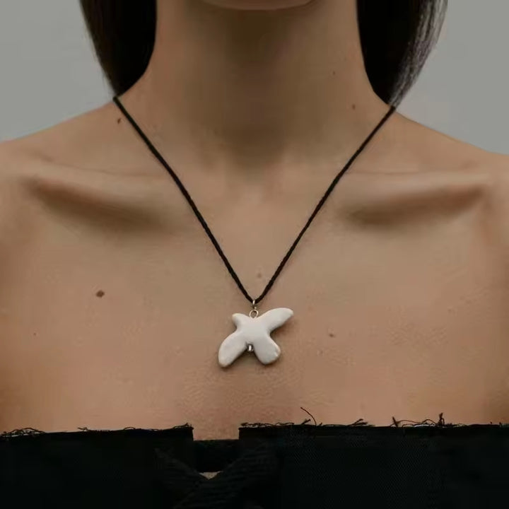 Artistic pendant necklace Kalsten