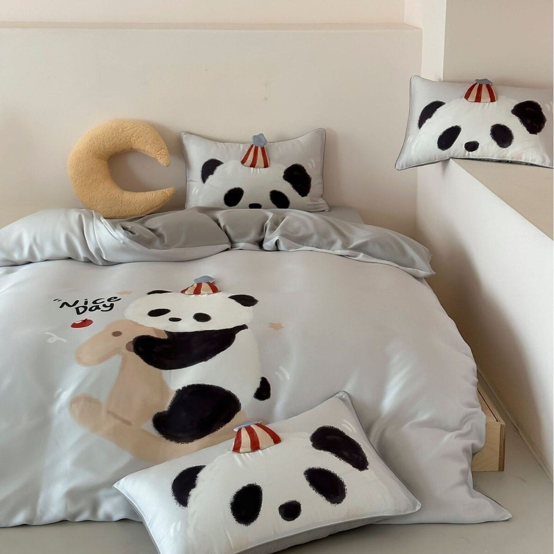 Child bedding set with cute penguin design made of soft cotton satin and extra soft pillow