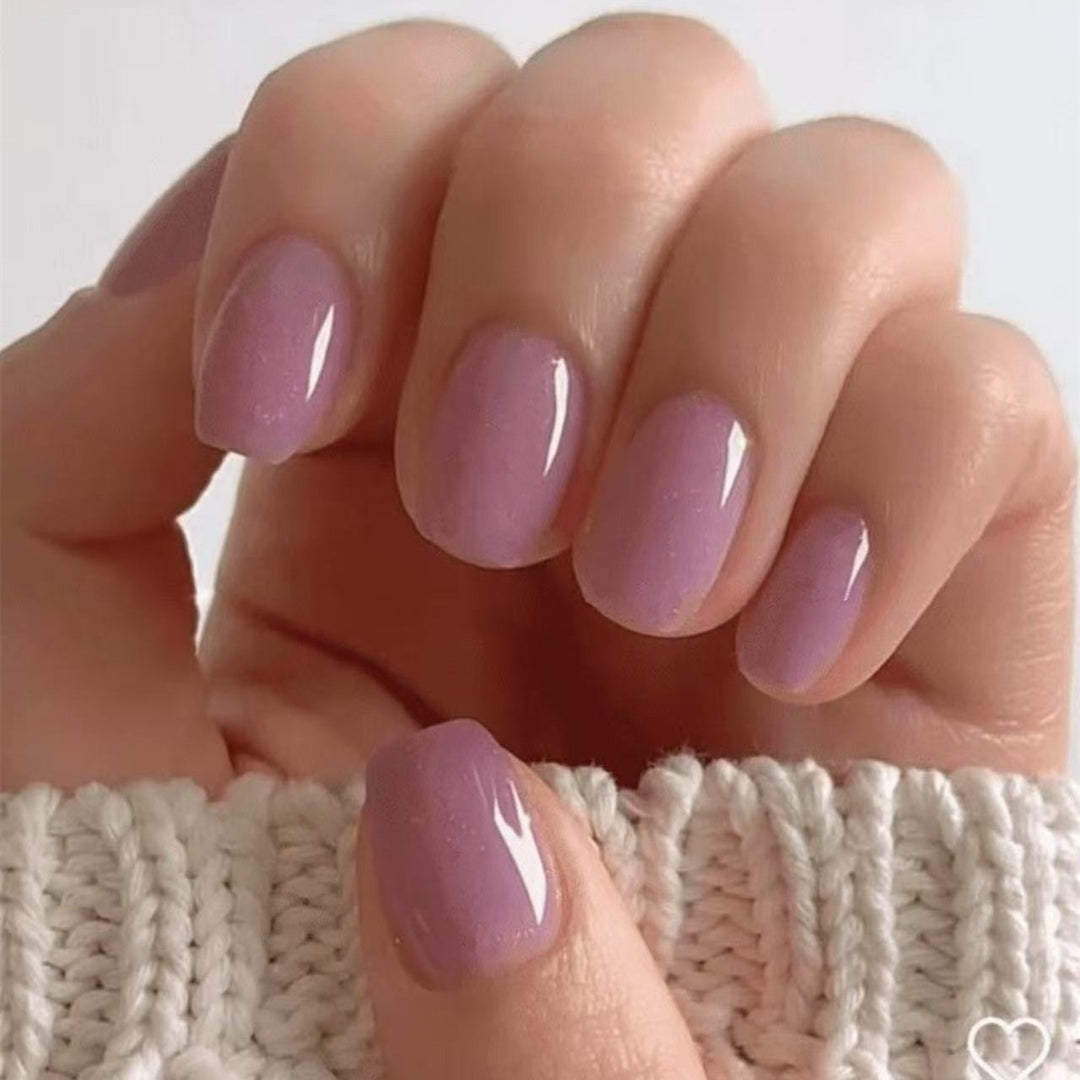 Glossy Press-On Nail Tips with Elegant Finish