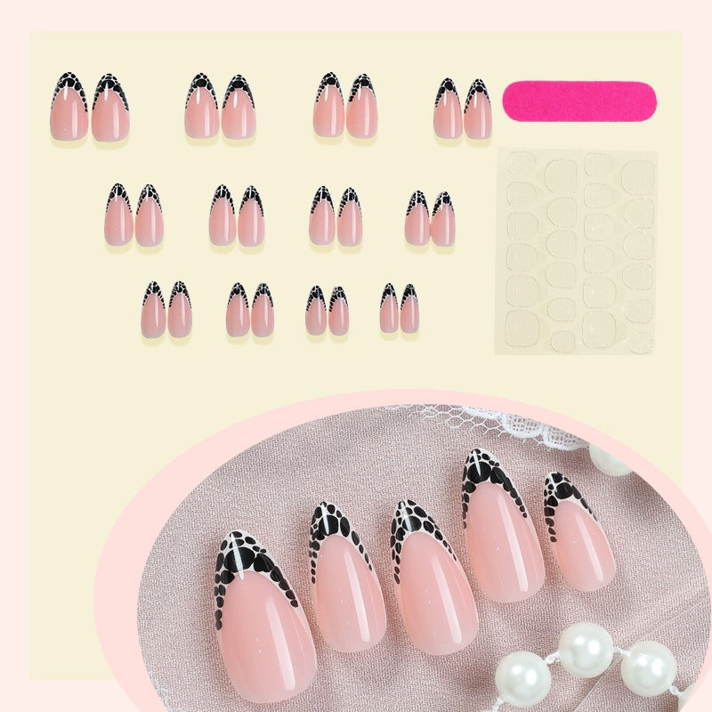 Stylish black and white patterned artificial nails Kalsten