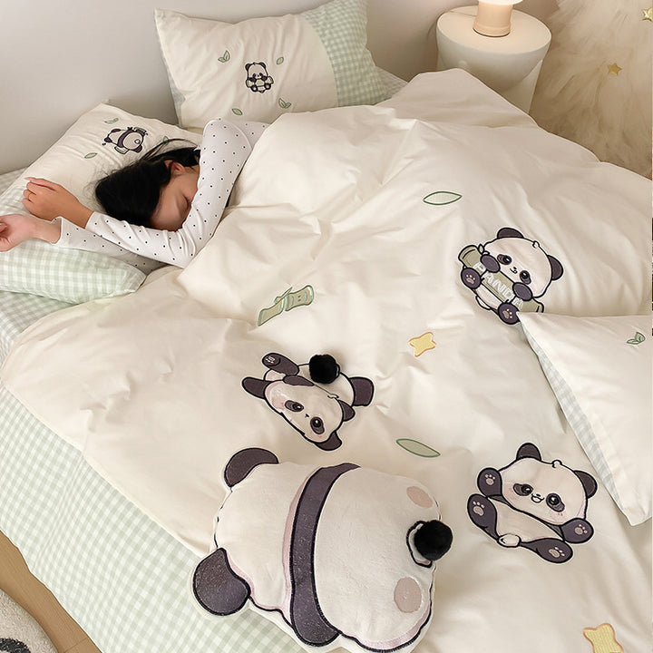 Bedding set made of cotton satin with embroidered panda motifs and checkered reversible option