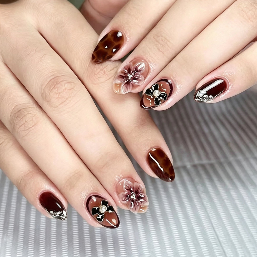 Elegant Floral Press-On Nail Art Kalsten