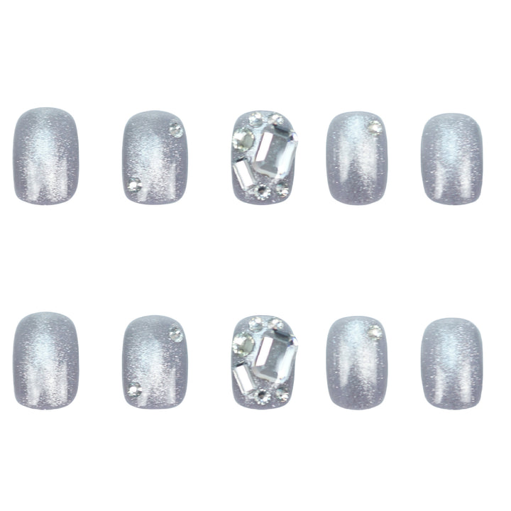 Glamorous Glitter Press-On Nail Art