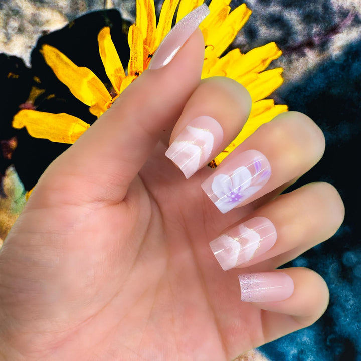 Elegant Floral Press-On Nail Art Set