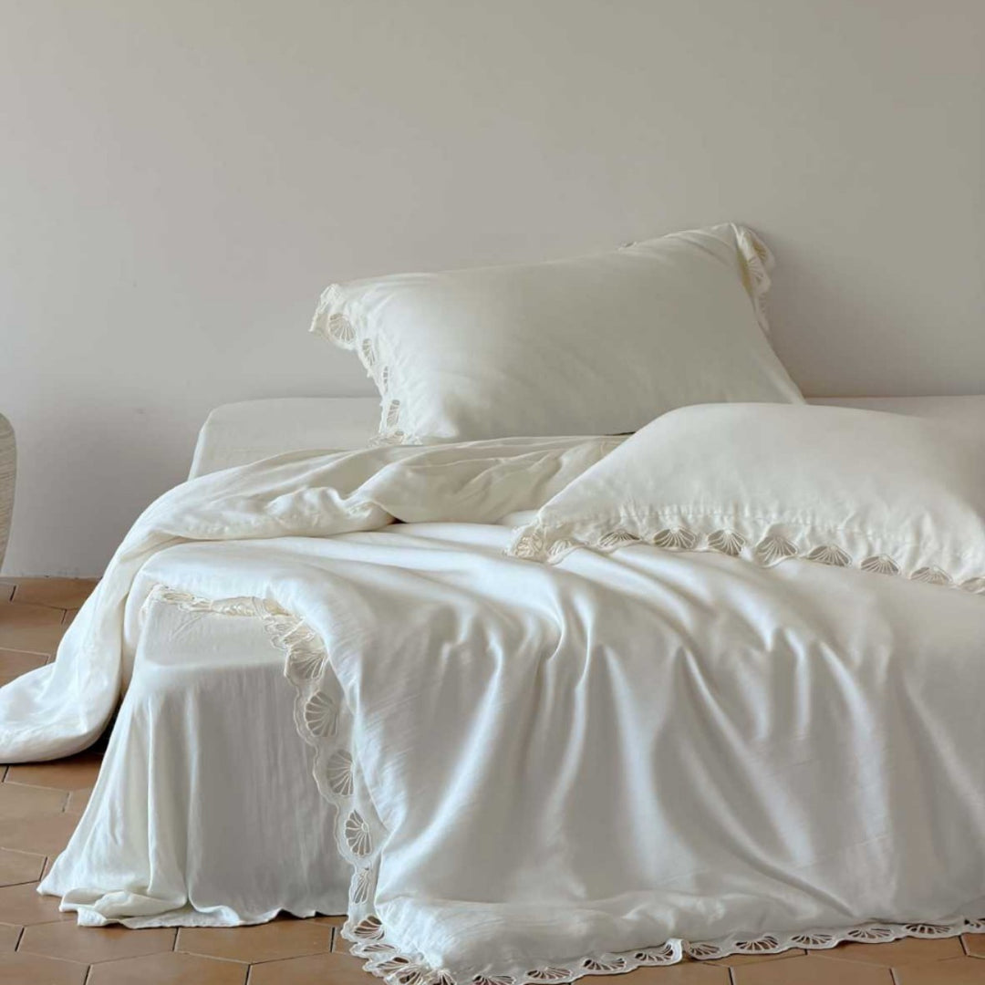 Bedding set made of organic cotton with cutwork borders