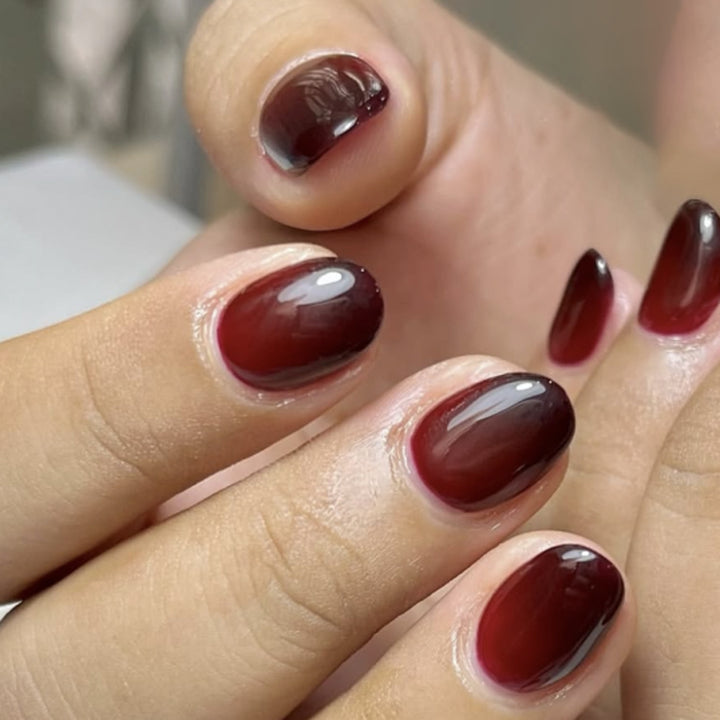 Artificial Nail Art with Elegant Ombre Effect Kalsten
