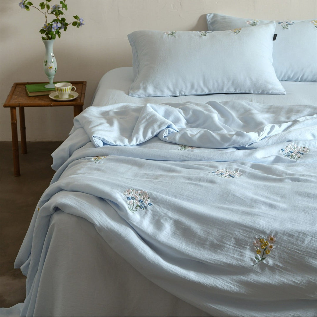 Embroidered linen-cotton bedding set with soft wash quality