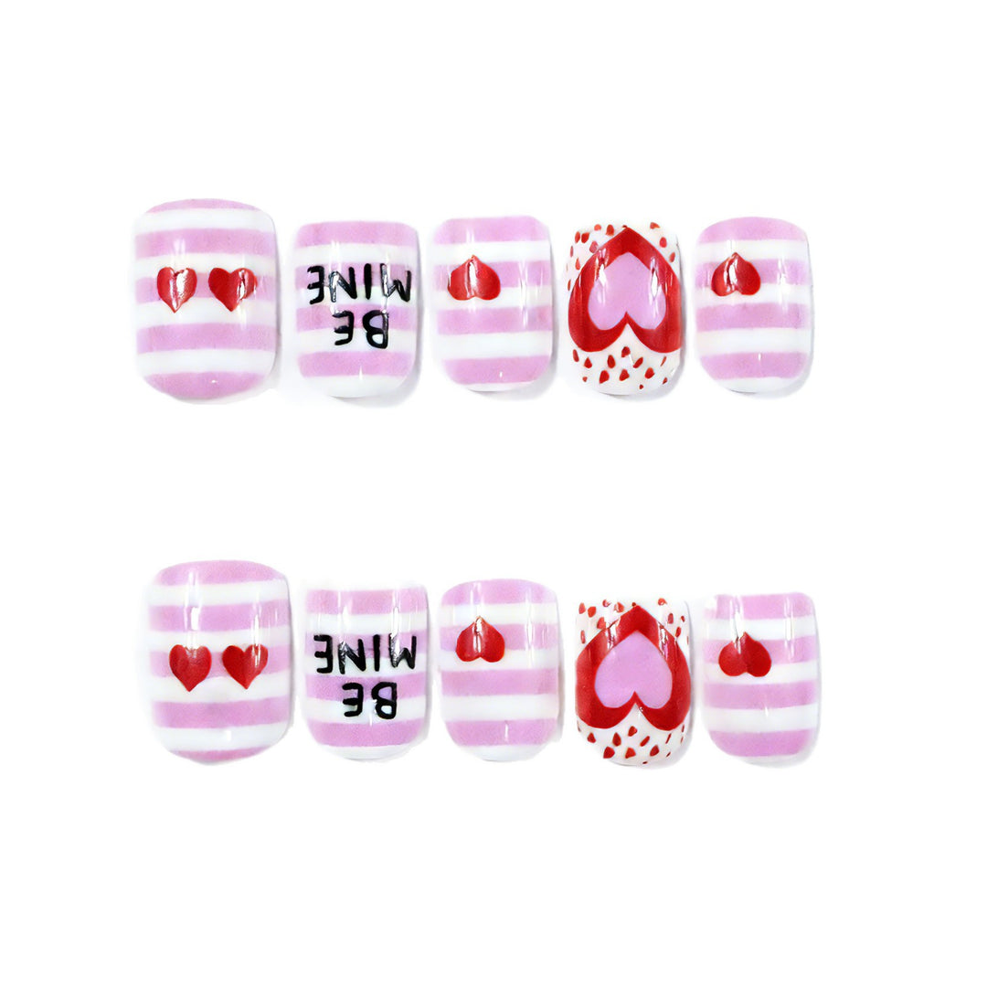 Romantic Heart-Themed Nail Art Kalsten