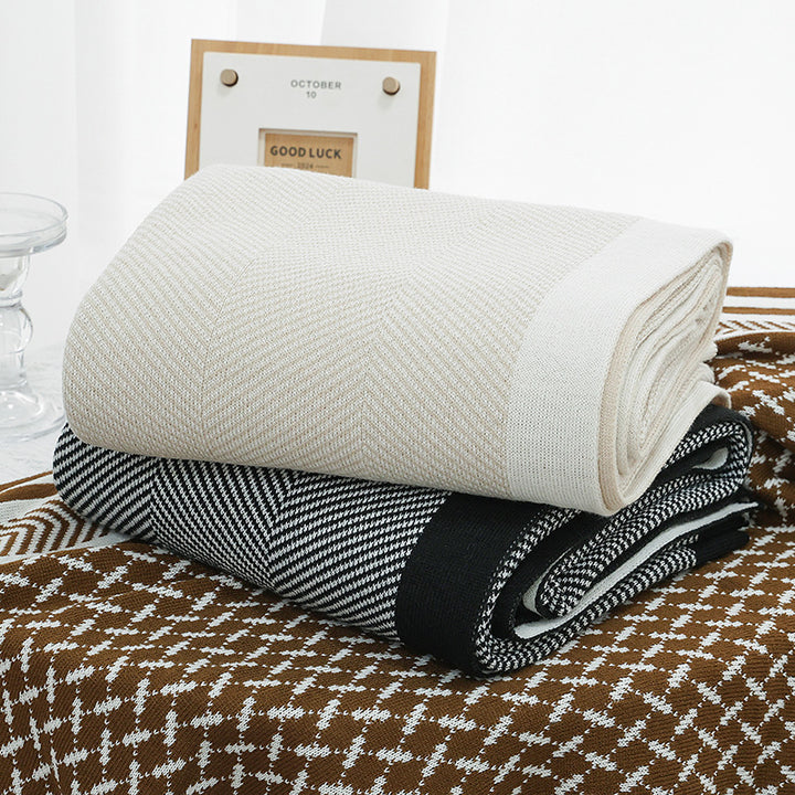Women's Elegant Snuggle Blanket made of Soft Knit with Geometric Pattern Kalsten