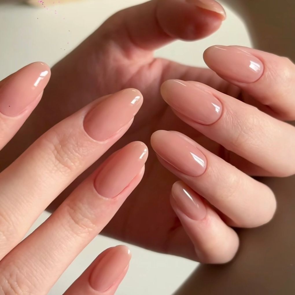 Elegant Almond Shaped Glossy Nail Enhancements