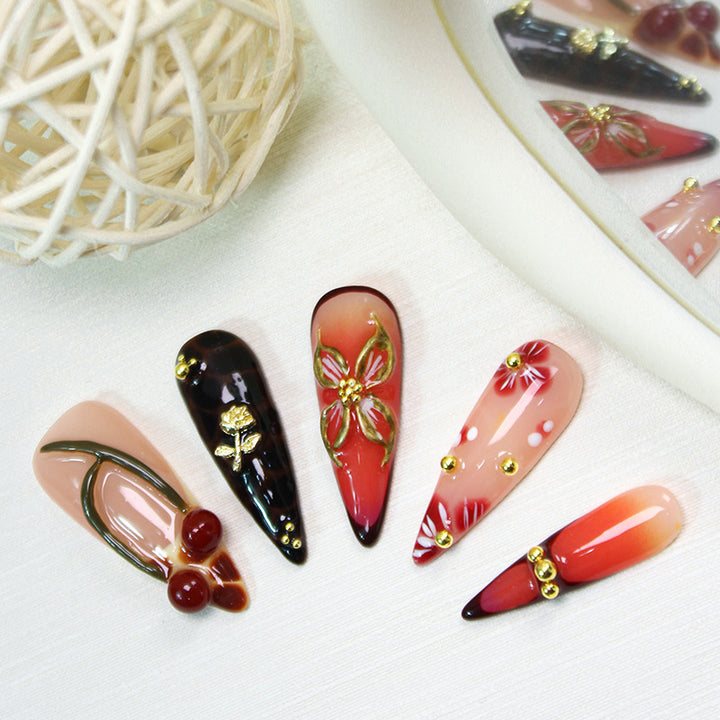 Artificial nail set with elegant floral decorations and modern accents Kalsten