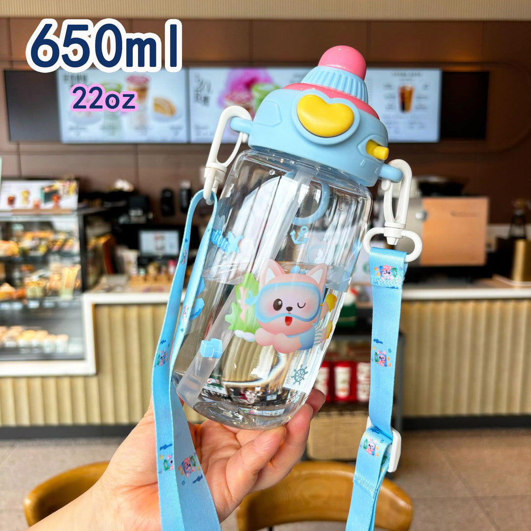 Women's transparent drinking bottle with ergonomic carrying handle and integrated straw Kalsten