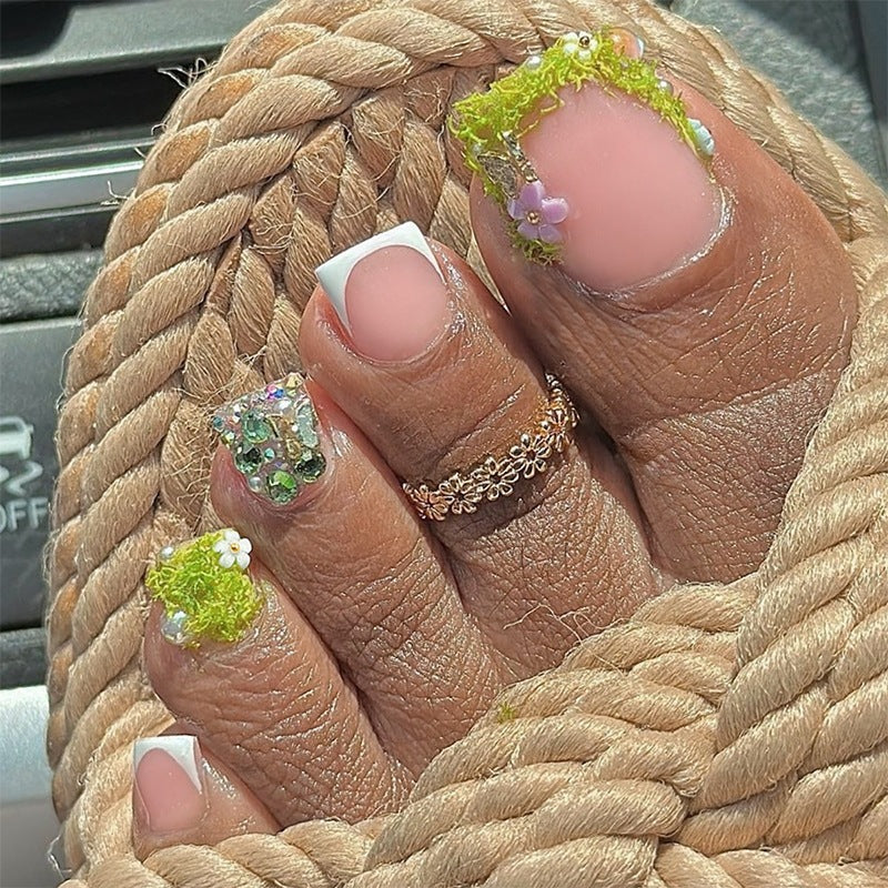Nail set with creative floral and crystal motifs Kalsten