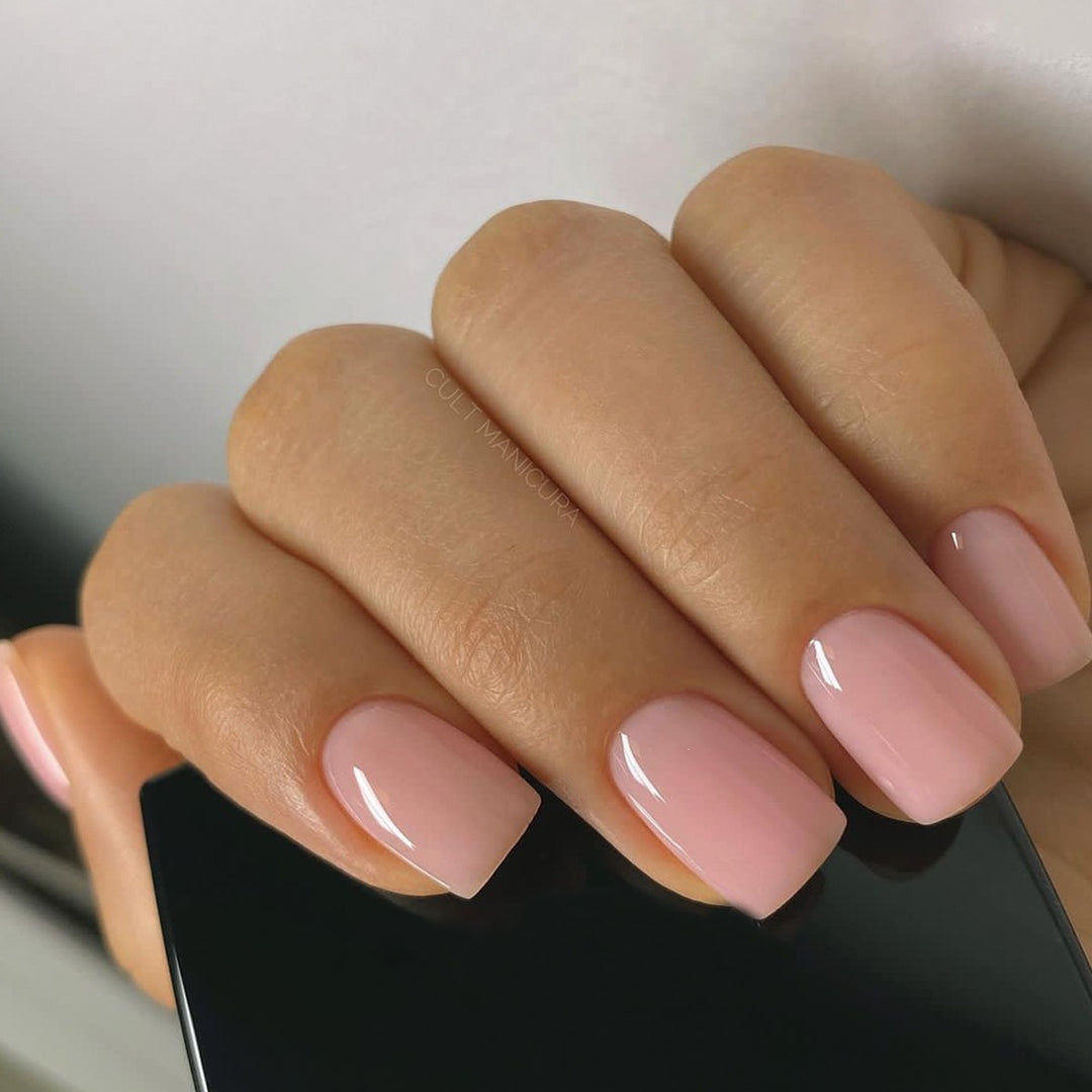 Artificial nail set with elegant and natural shine Kalsten
