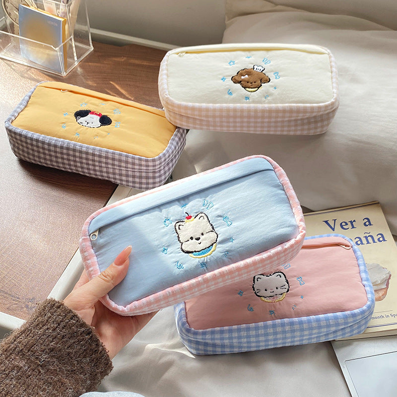 Handmade cosmetic bag with playful cat design Kalsten